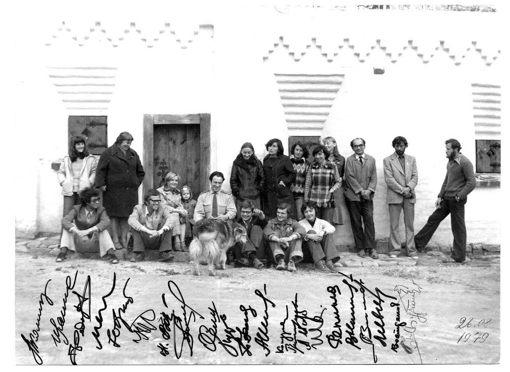 Н.А. Никишин - крайний слева в нижнем ряду. Фото из архива Соловецкого музея-заповедника.