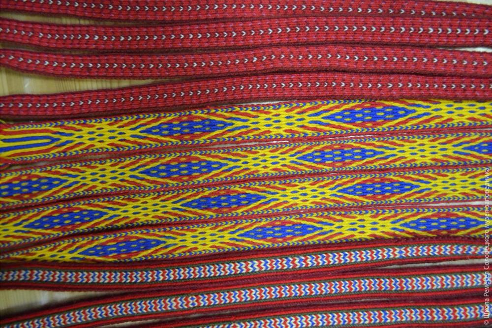 Традиционные северные пояса, выполненные в технике ткачества на дощечках. Фото: О. Лаврешова.